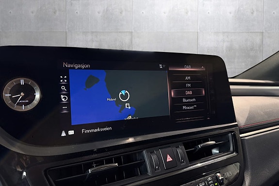 Lexus ES300h 17 of 19