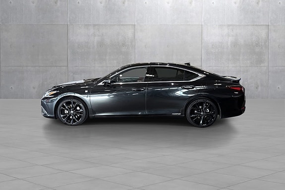 Lexus ES300h 2 of 19