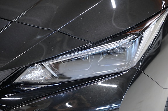 Nissan Leaf 8 of 30