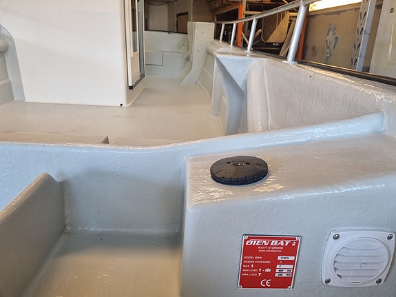 Fiskerigodkjent Øien 710 FH m/Yamaha F 80 hk. Klar for høstens teinefiske 13 of 14