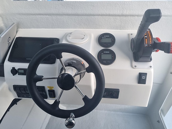 Fiskerigodkjent Øien 710 FH m/Yamaha F 80 hk. Klar for høstens teinefiske 6 of 14