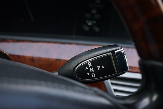 Mercedes-Benz S320 25 of 30