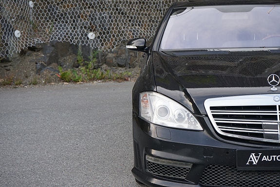 Mercedes-Benz S320 6 of 30