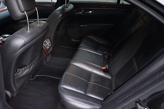 Mercedes-Benz S320 14 of 30