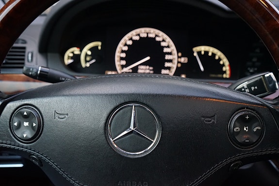 Mercedes-Benz S320 20 of 30