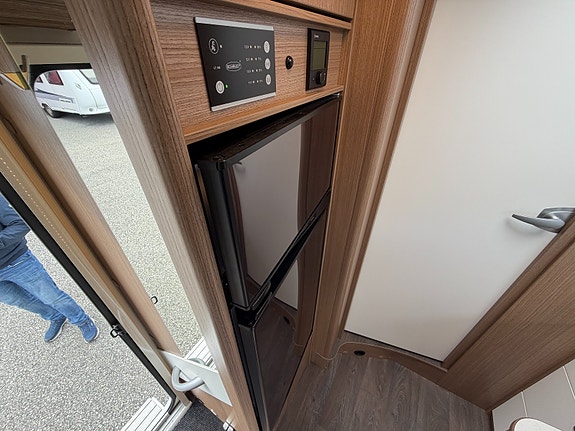 Carado T447 9 trinn automat, enkle senger, hengerfeste 15 of 22