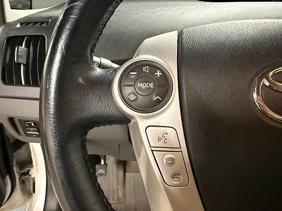 Toyota Prius 18 of 30