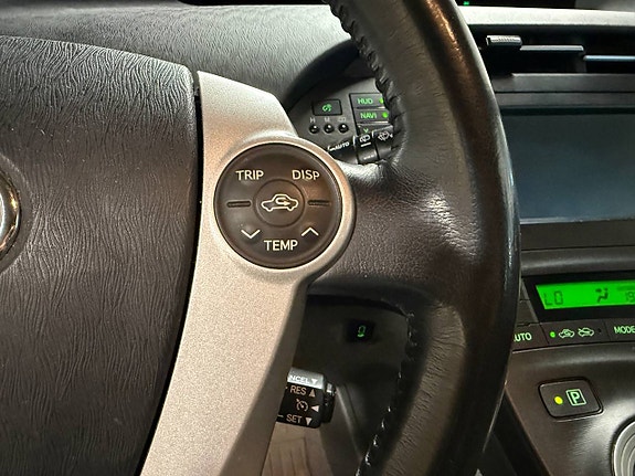 Toyota Prius 17 of 30