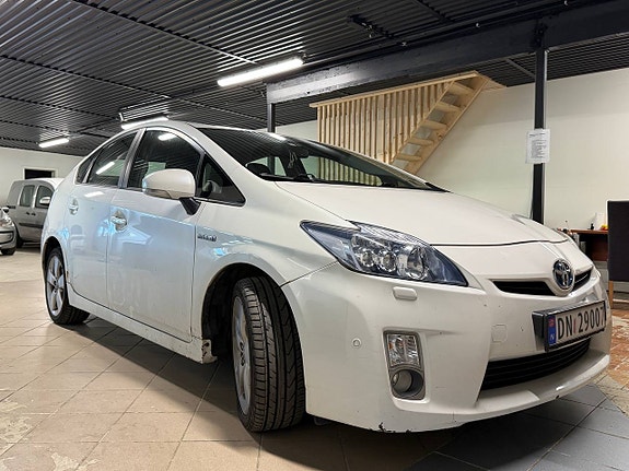Toyota Prius 6 of 30
