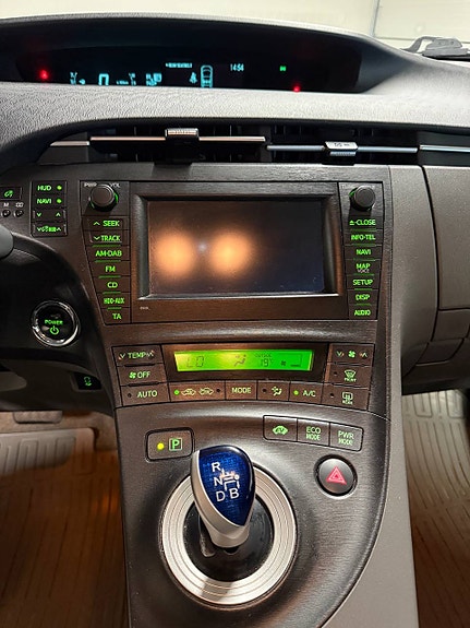 Toyota Prius 15 of 30