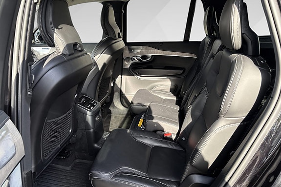 Volvo XC90 17 of 18