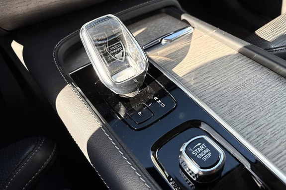Volvo XC90 16 of 18