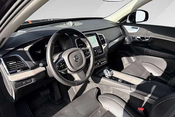 Volvo XC90 11 of 18