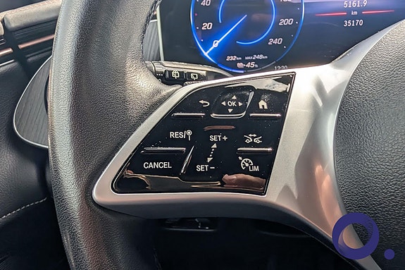 Mercedes-Benz EQE SUV 14 of 19