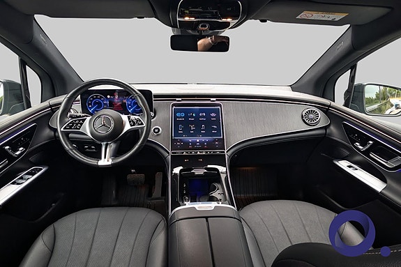 Mercedes-Benz EQE SUV 19 of 19