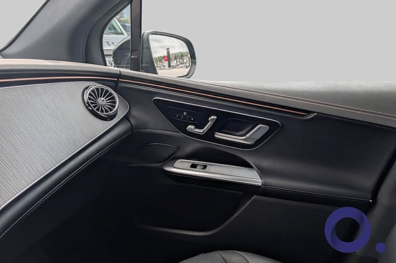 Mercedes-Benz EQE SUV 15 of 19