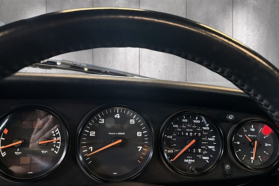 Porsche 911 Carrera 11 of 12