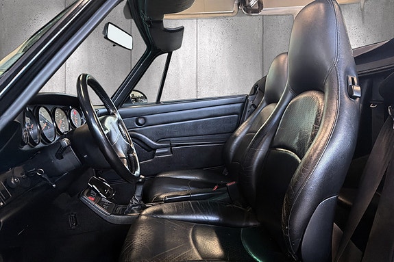 Porsche 911 Carrera 9 of 12