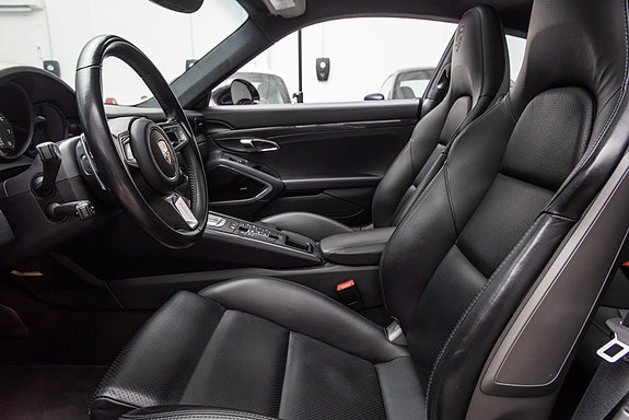 Porsche 911 Carrera S 12 of 24