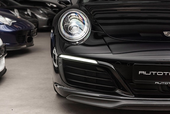 Porsche 911 Carrera S 3 of 24
