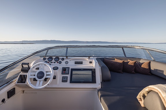 Azimut  58 Levert ny i Norge. Et smykke av en nydelig skute. 16 of 30