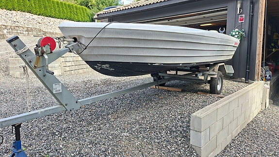 Pioner 15 med 15hk motor og tilhenger 6 of 14