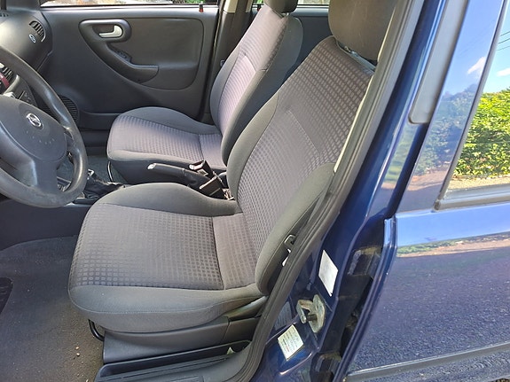 Opel Corsa 13 of 27
