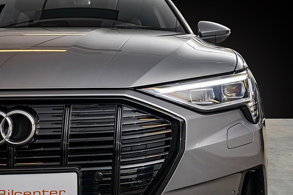 Audi e-tron 3 of 22