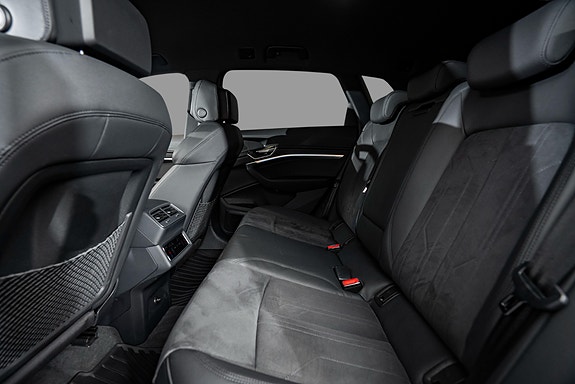 Audi e-tron 21 of 22