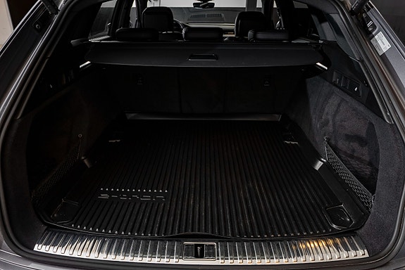 Audi e-tron 9 of 22