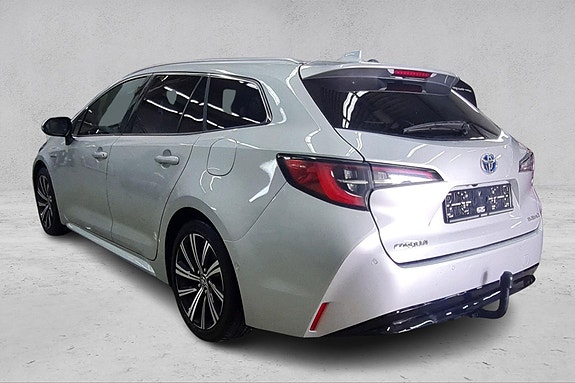 Toyota Corolla 3 of 5