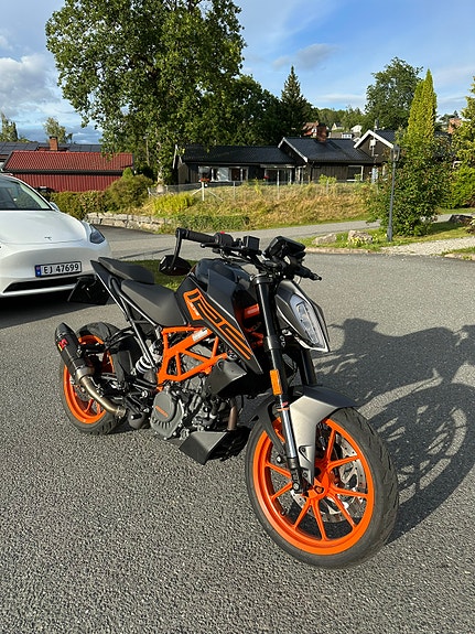 KTM 125 Duke 3 of 12