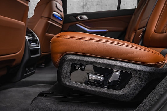BMW X7 22 of 30