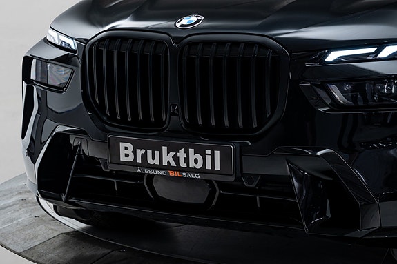 BMW X7 3 of 30