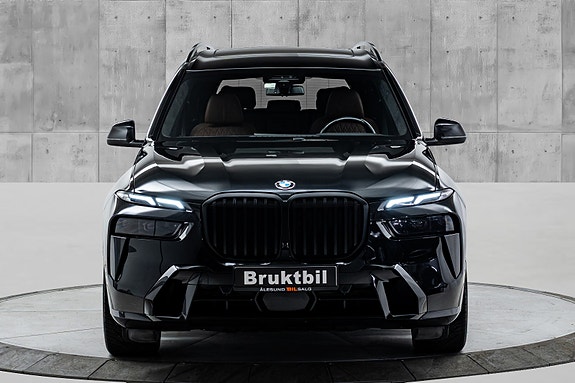 BMW X7 4 of 30