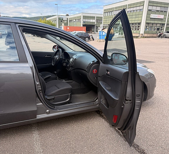 Hyundai i30 10 of 30