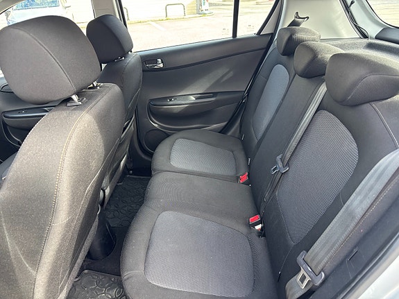 Hyundai i20 11 of 19