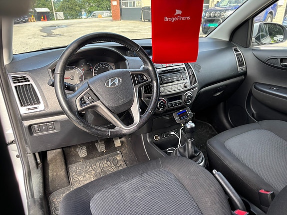 Hyundai i20 10 of 19