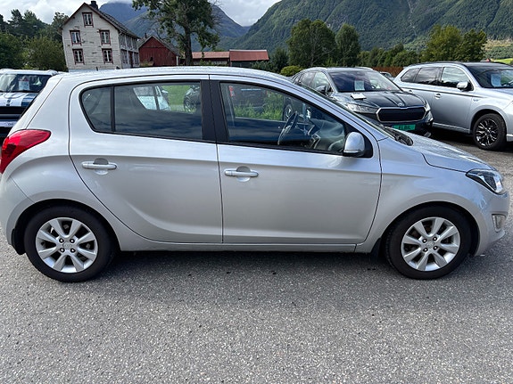 Hyundai i20 4 of 19