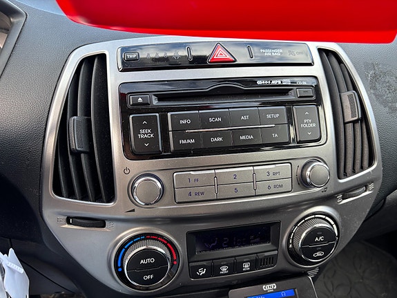 Hyundai i20 14 of 19