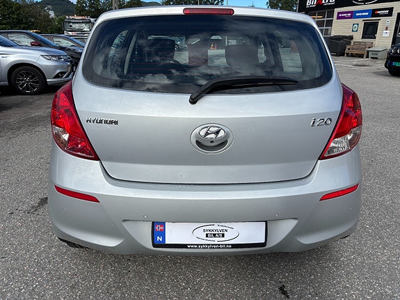 Hyundai i20 6 of 19