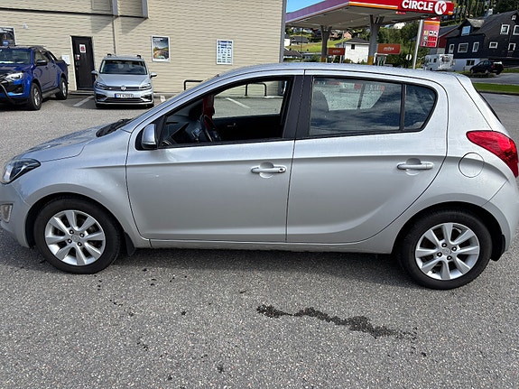 Hyundai i20 8 of 19