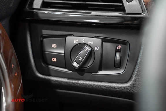 BMW 335i 24 of 30