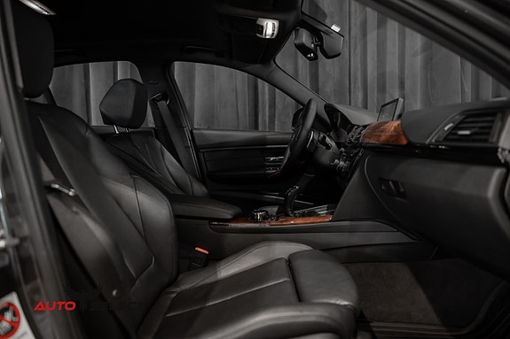 BMW 335i 17 of 30