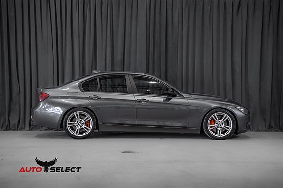 BMW 335i 11 of 30