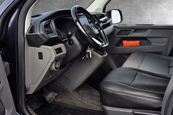 Volkswagen Transporter 12 of 30