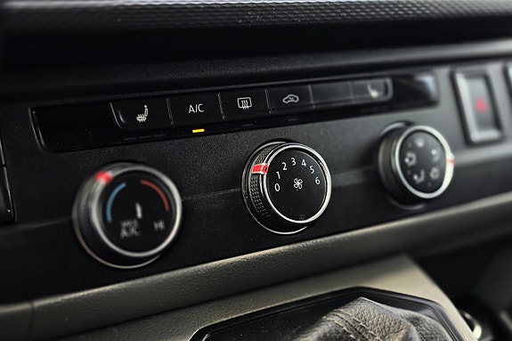 Volkswagen Transporter 26 of 30