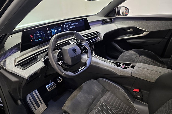 Peugeot e-5008 17 of 30