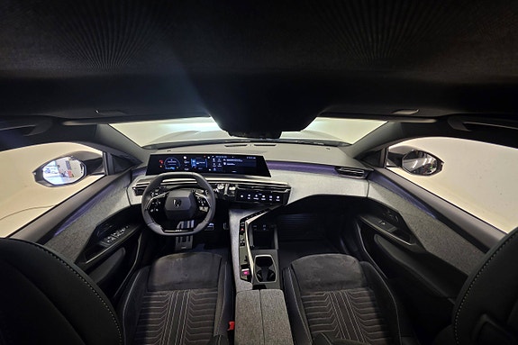 Peugeot e-5008 24 of 30