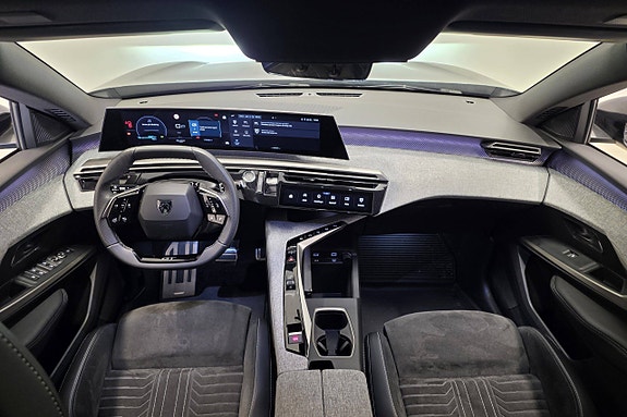 Peugeot e-5008 25 of 30